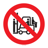 INTERDIT AUX PASSAGERS