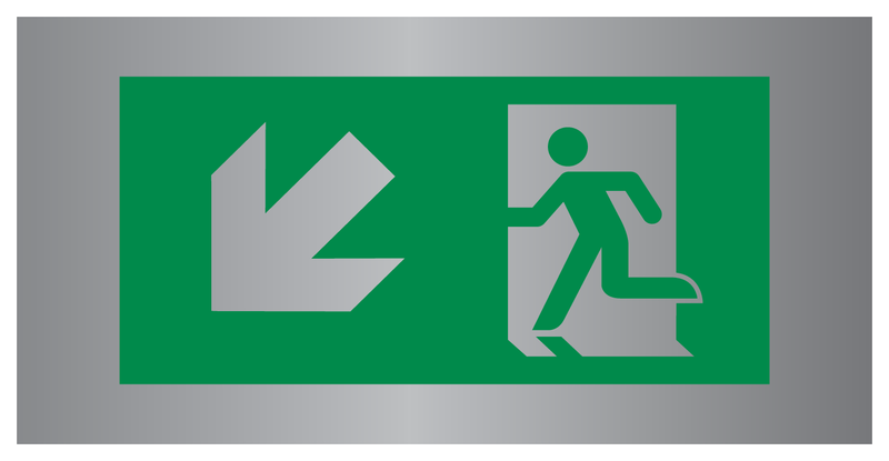 VLUCHTWEG, TRAP LINKS NAAR BENEDEN